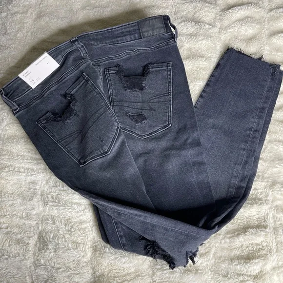 American Eagle distressed jeans - Picture 2 of 4